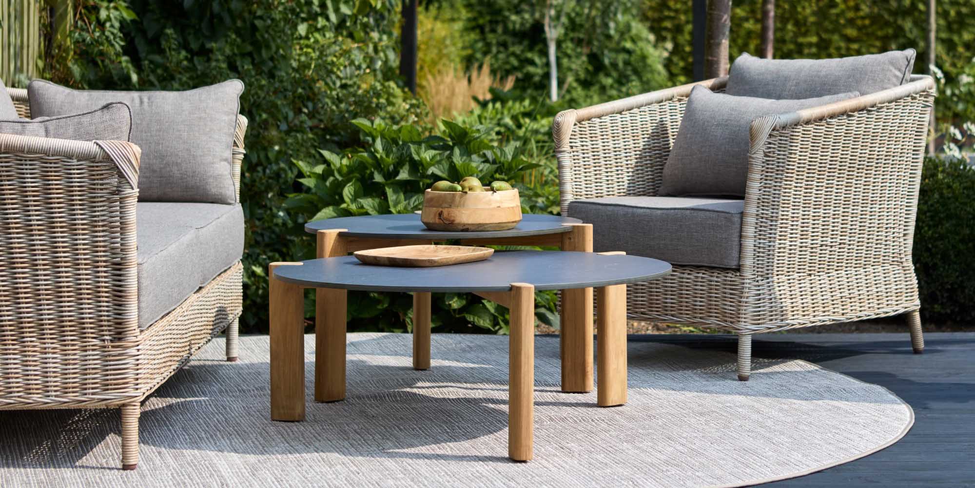 Couch Beistelltische