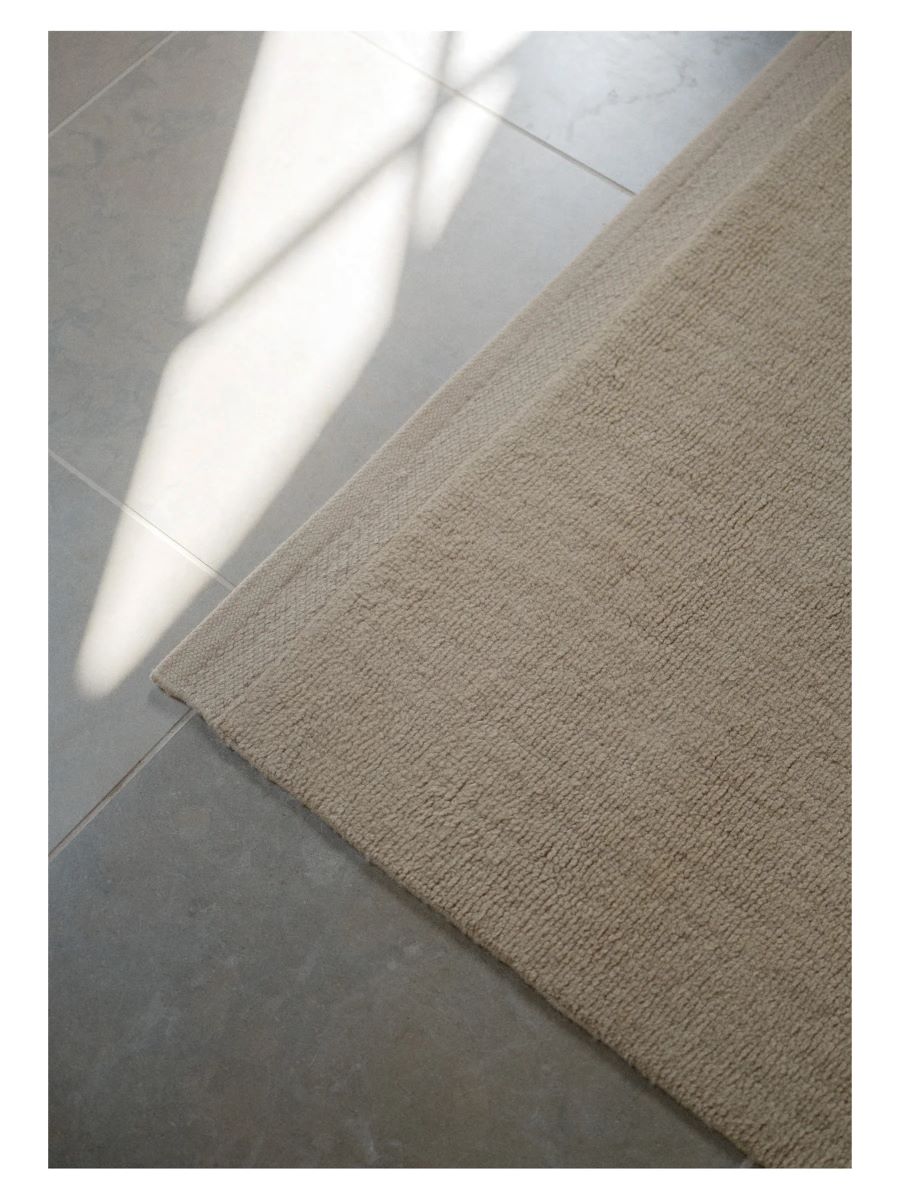 Linie Design Hushed Frame Teppich in Beige