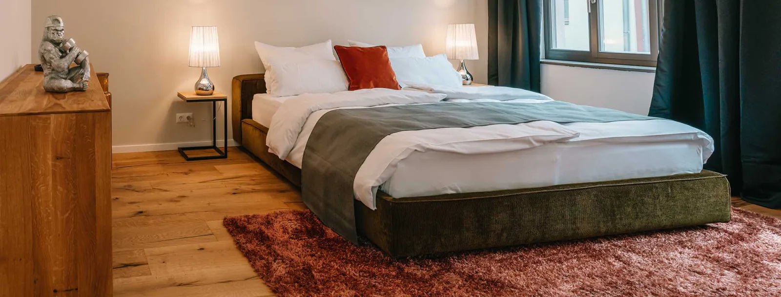 Wohnstil-Inspiration bei Wohneinmal Living mit Designmöbeln und natürlichen Materialien