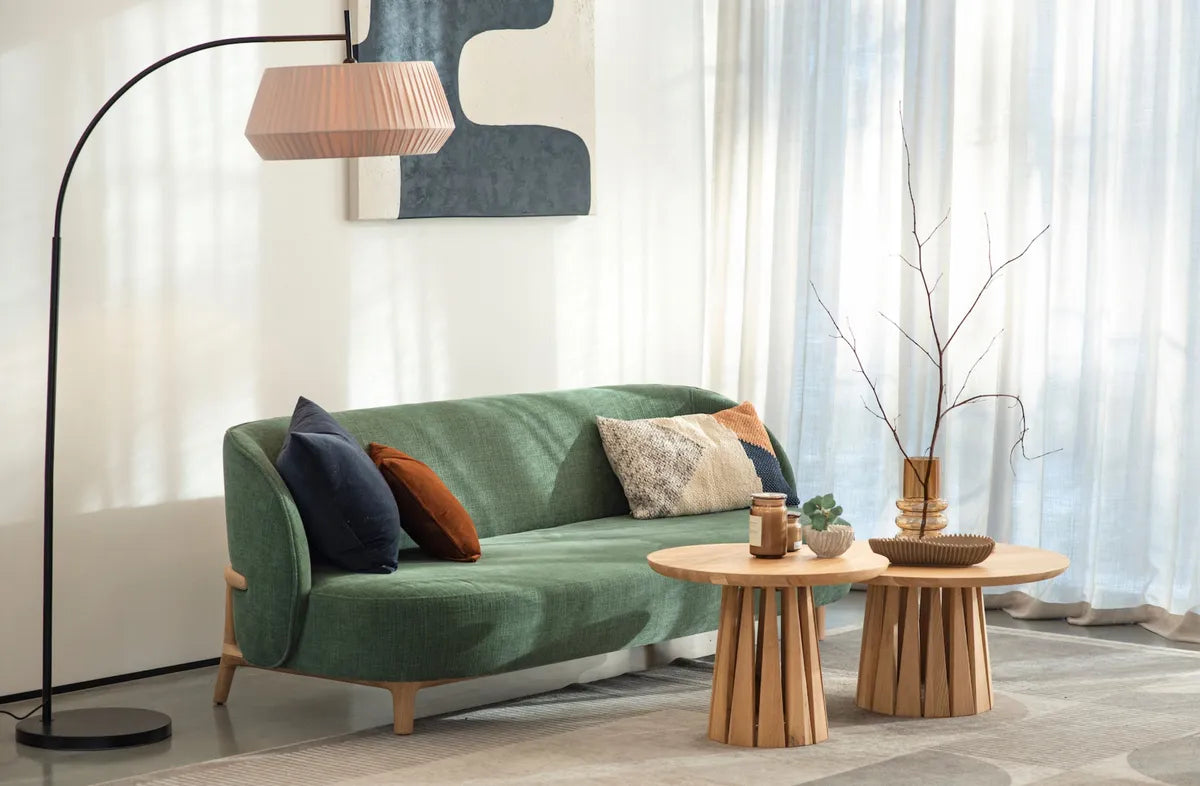 Szyszka Design Sofa mit Holz-Couchtischen – Wohneinmal Living