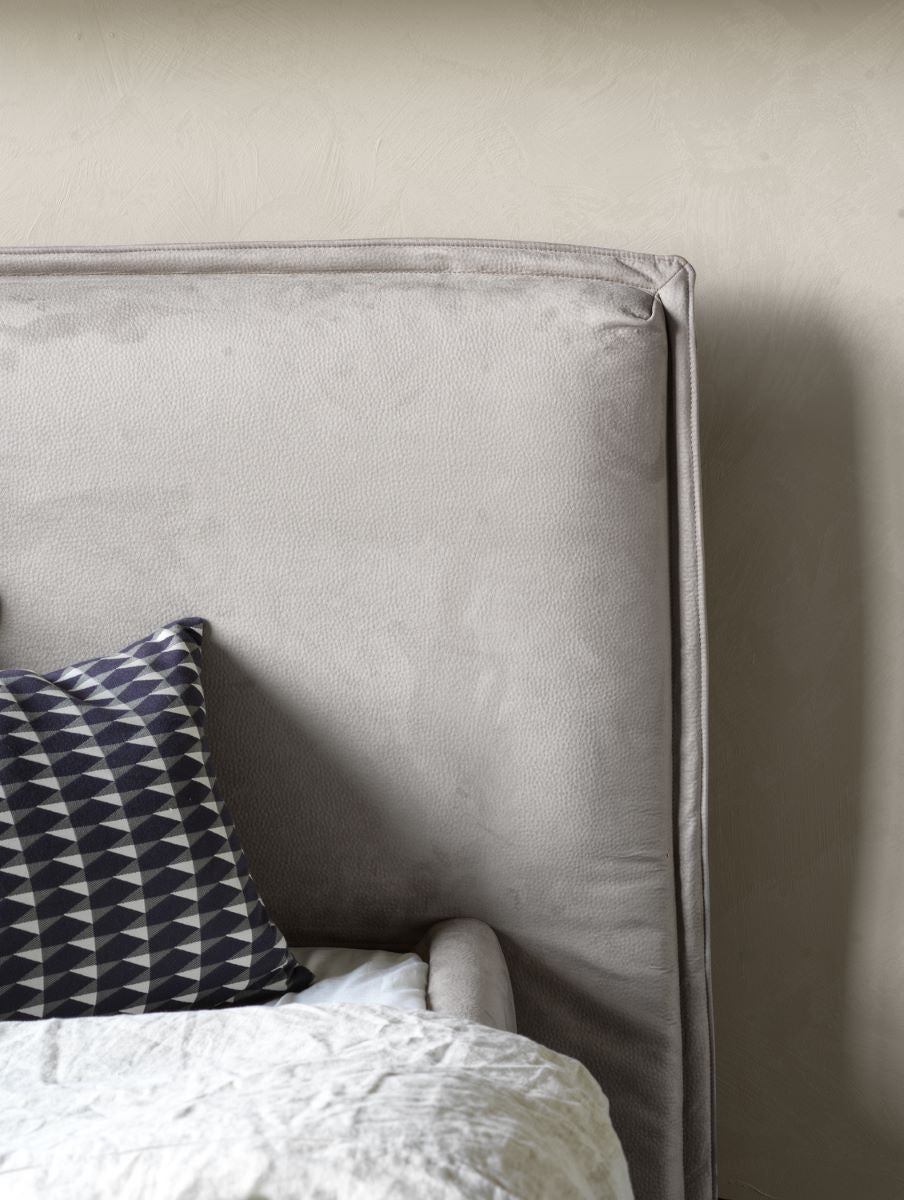 Landhausstil Bett mit Husse Norfolk von Furninova