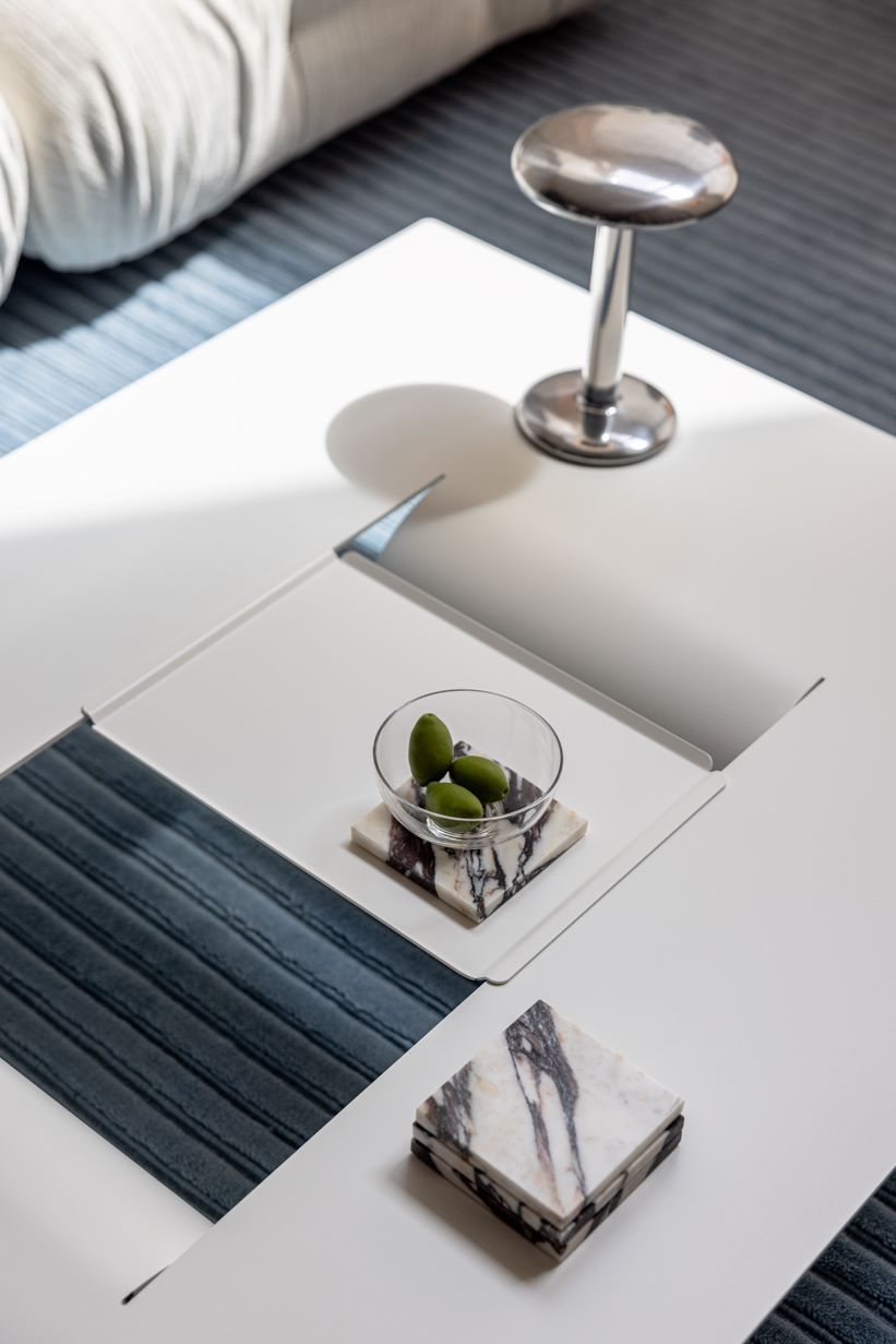 Metallbude Couchtisch Cut